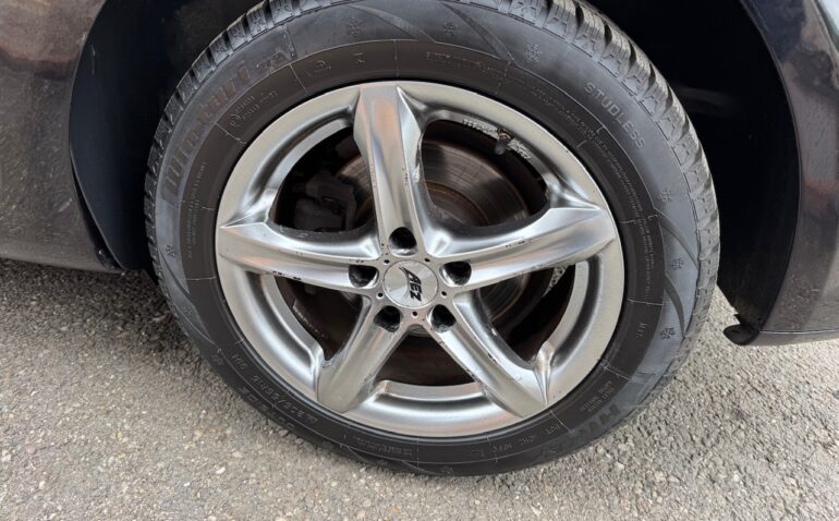 Volkswagen Touran Diesel 1.6 2012 Manuala m-5 auto-dan.ro