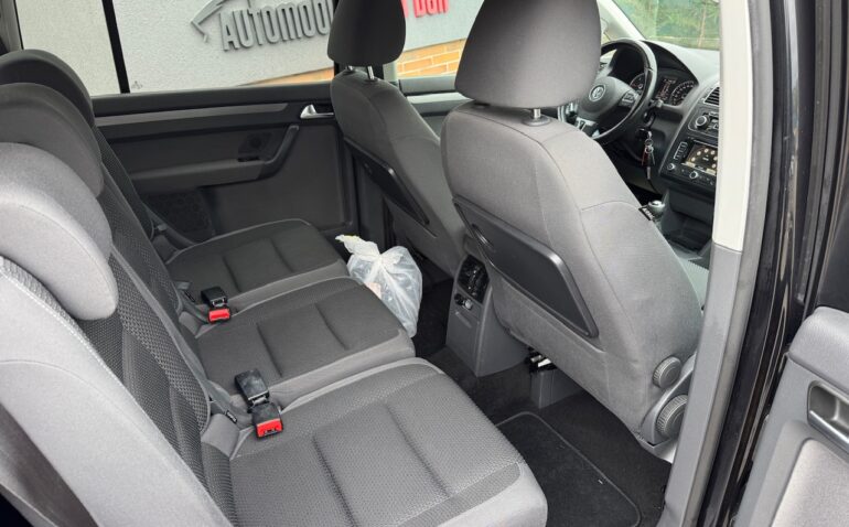 Volkswagen Touran Diesel 1.6 2012 Manuala m-9 auto-dan.ro