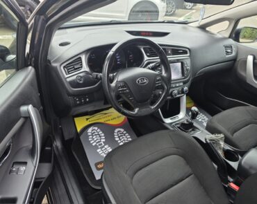 KIA Ceed Diesel 1.6 2016 Manuala