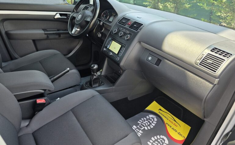 Volkswagen Touran Diesel 1.6 2014 Manuala m-9 auto-dan.ro