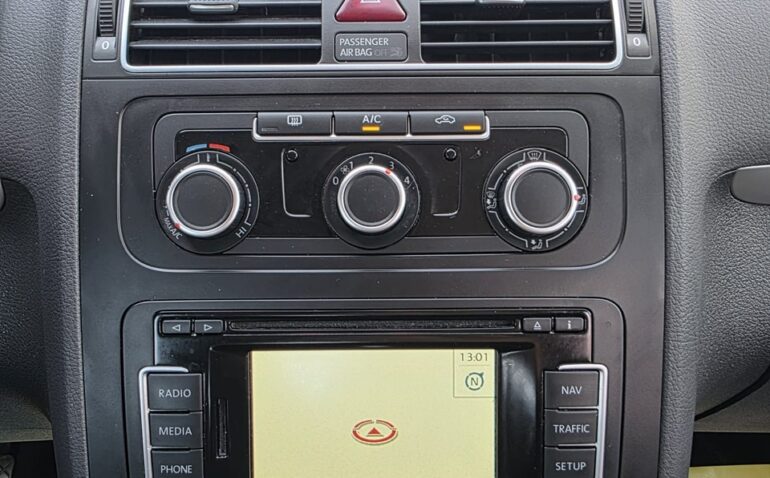 Volkswagen Touran Diesel 1.6 2014 Manuala m-10 auto-dan.ro