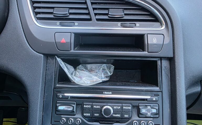 Peugeot 5008 Benzina 1.6 2010 Manuala m-13 auto-dan.ro