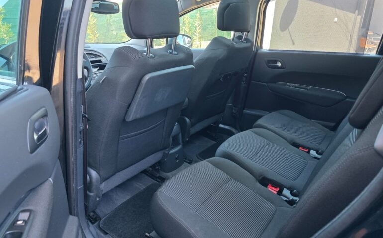 Peugeot 5008 Benzina 1.6 2010 Manuala m-6 auto-dan.ro