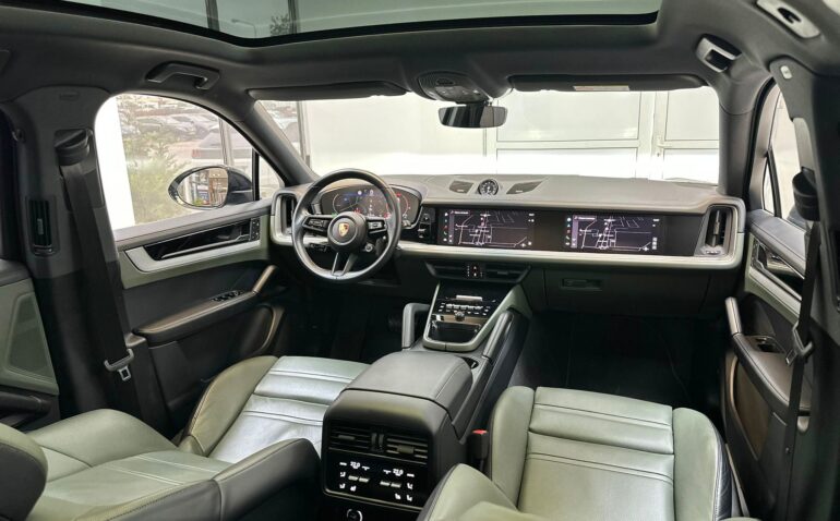 Porsche Porsche Cayenne Benzina 3.0 2024 Automata m-10 auto-dan.ro