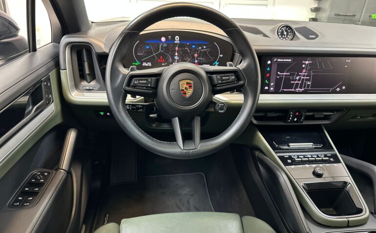 Porsche Porsche Cayenne Benzina 3.0 2024 Automata m-14 auto-dan.ro