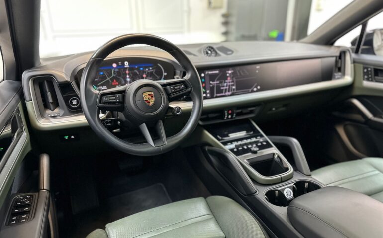 Porsche Porsche Cayenne Benzina 3.0 2024 Automata m-12 auto-dan.ro