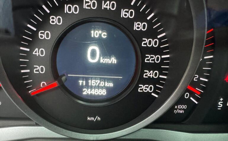 Volvo Xc60 Diesel 2.4 2014 Automata m-15 auto-dan.ro