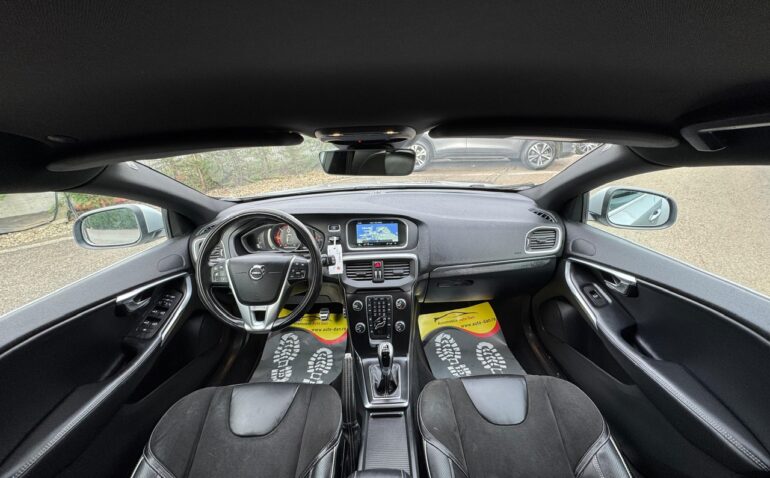 Volvo V40 Diesel 2.0 2017 Manuala m-9 auto-dan.ro