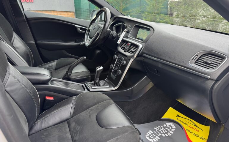 Volvo V40 Diesel 2.0 2017 Manuala m-5 auto-dan.ro