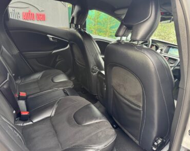 Volvo V40 Diesel 2.0 2017 Manuala 8 auto-dan.ro