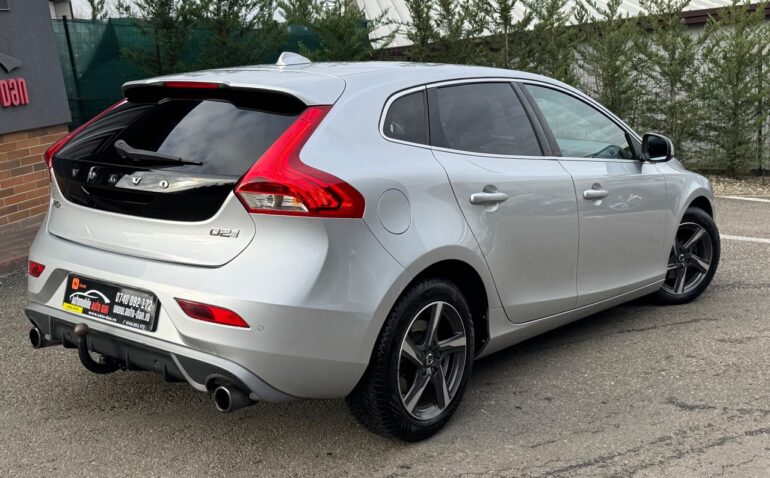 Volvo V40 Diesel 2.0 2017 Manuala m-2 auto-dan.ro