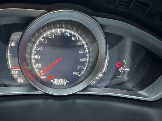 Volvo V40 Diesel 2.0 2017 Manuala m-14 auto-dan.ro