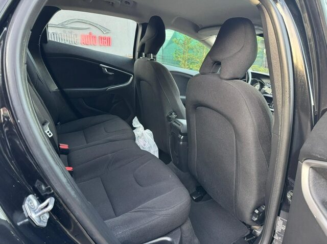Volvo V40 Diesel 2.0 2017 Manuala m-9 auto-dan.ro