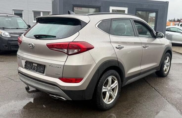 Hyundai Tucson Diesel 2.0 2017 Manuala m-3 auto-dan.ro