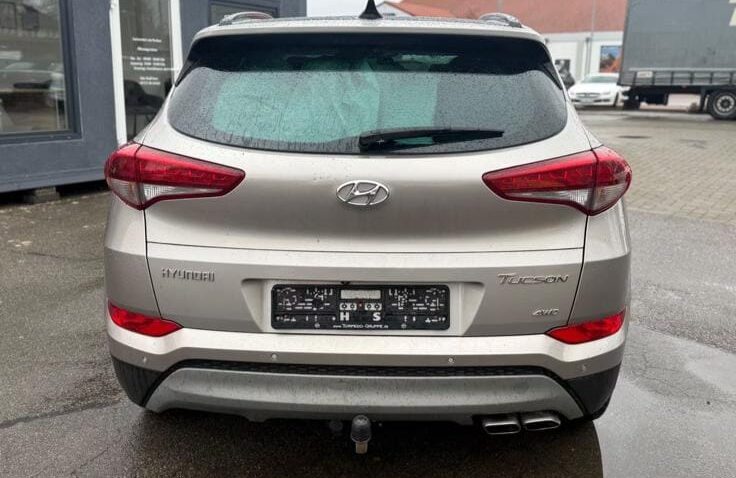 Hyundai Tucson Diesel 2.0 2017 Manuala m-5 auto-dan.ro