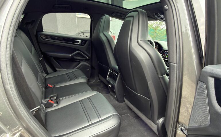 Porsche Cayenne Hybrid benzina 3.0 2022 Automata m-8 auto-dan.ro