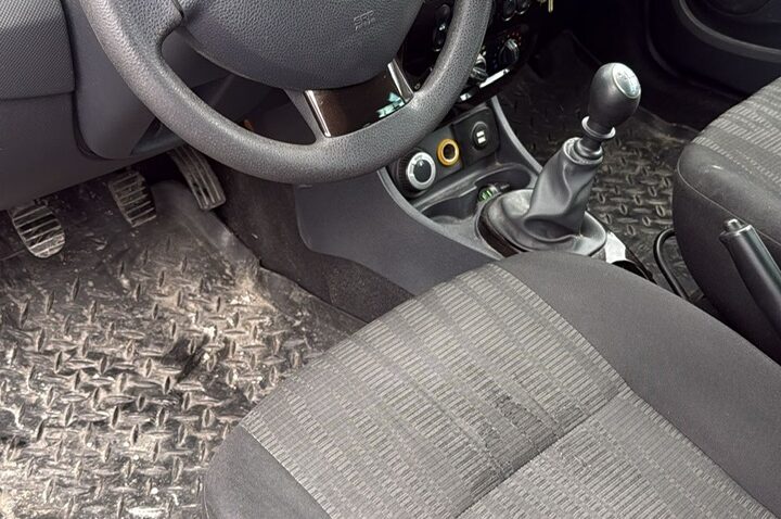 Dacia Duster Diesel 1.5 2010 Manuala m-5 auto-dan.ro