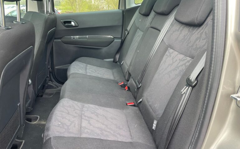 Peugeot 3008 Benzina 1.6 2011 Manuala m-8 auto-dan.ro