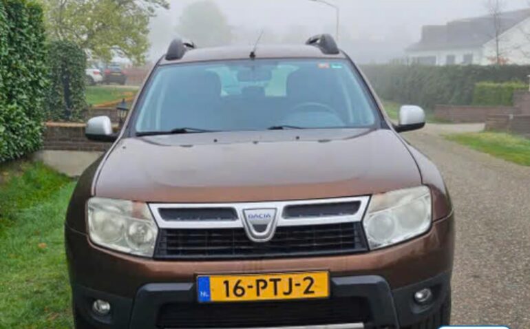 Dacia Duster Benzina 1.6 2011 Manuala m-1 auto-dan.ro