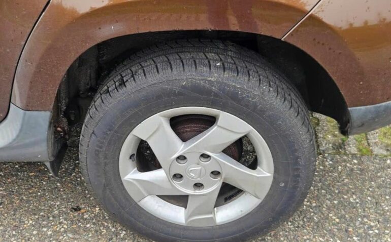 Dacia Duster Benzina 1.6 2011 Manuala m-2 auto-dan.ro