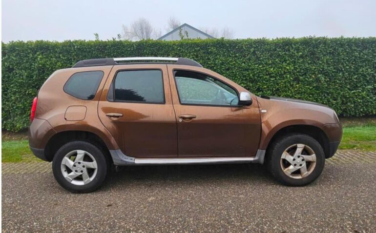 Dacia Duster Benzina 1.6 2011 Manuala m-7 auto-dan.ro