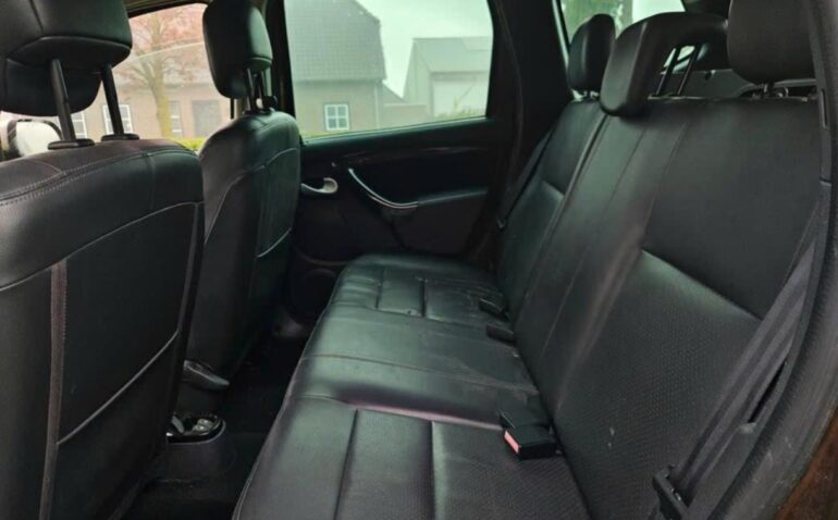 Dacia Duster Benzina 1.6 2011 Manuala m-8 auto-dan.ro