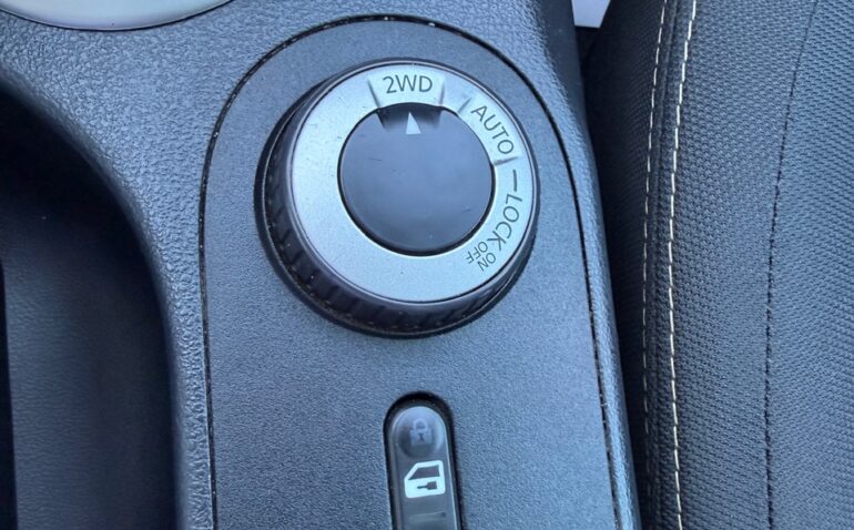 Nissan Qashqai Diesel 2.0 2011 Automata m-16 auto-dan.ro