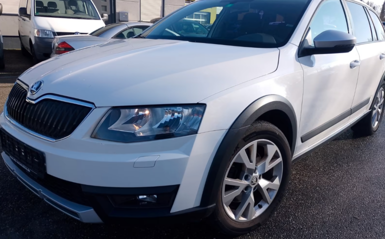 Skoda Octavia Diesel 2.0 2015 Automata m-1 auto-dan.ro