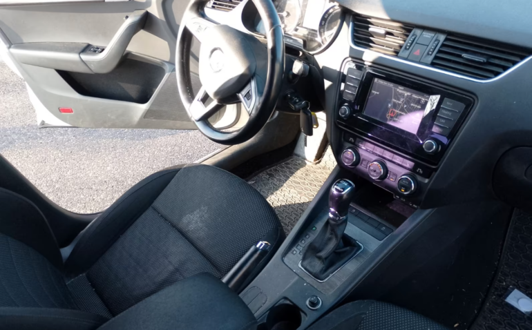 Skoda Octavia Diesel 2.0 2015 Automata m-10 auto-dan.ro