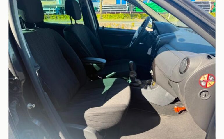 Dacia Duster Benzina 1.6 2010 Manuala m-11 auto-dan.ro