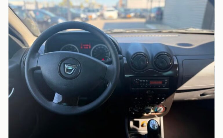 Dacia Duster Benzina 1.6 2010 Manuala m-15 auto-dan.ro