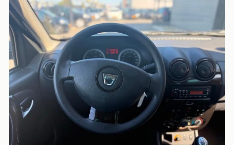 Dacia Duster Benzina 1.6 2010 Manuala m-16 auto-dan.ro