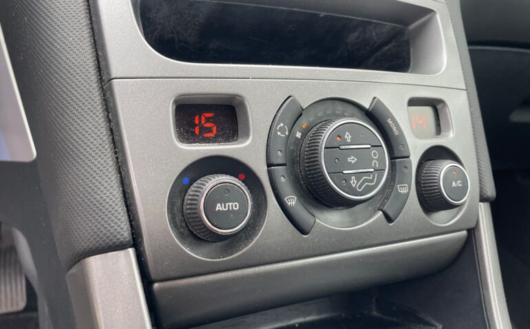 Peugeot 308 Benzina 1.6 2012 Manuala m-9 auto-dan.ro