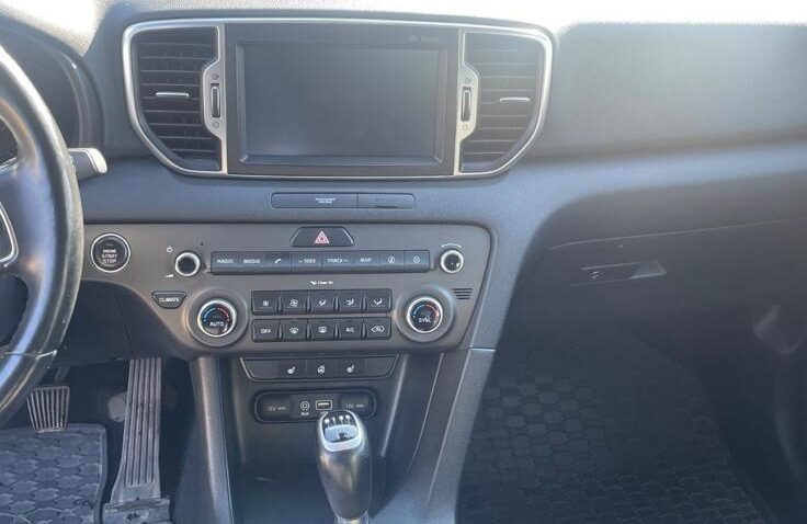 KIA Sportage Diesel 2.0 2017 Manuala m-9 auto-dan.ro
