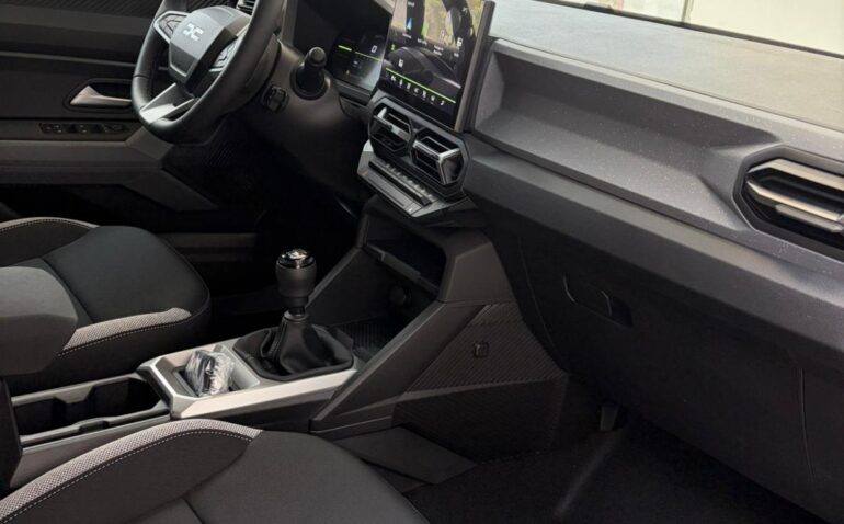 Dacia Duster Benzina + gpl 1.2 2026 Manuala m-9 auto-dan.ro