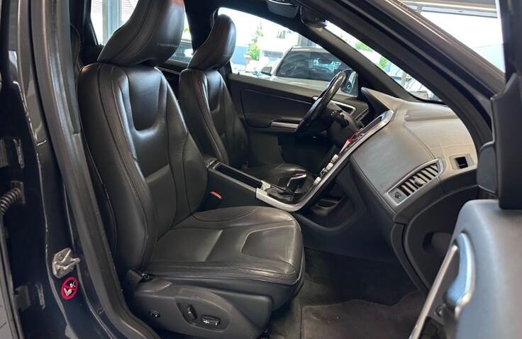 Volvo Xc60 Diesel 2.0 2015 Automata m-14 auto-dan.ro
