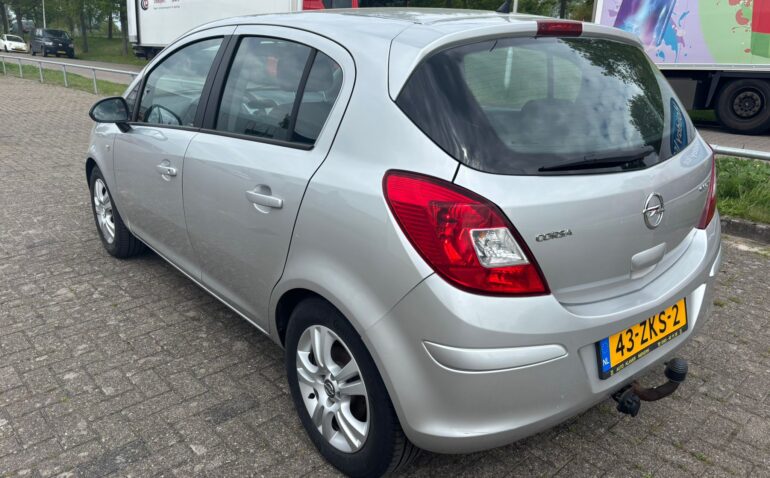 Opel Corsa Diesel 1.3 2011 Manuala m-4 auto-dan.ro