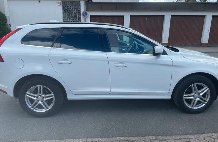 Volvo Xc60 Diesel 2.0 2016 Automata m-4 auto-dan.ro