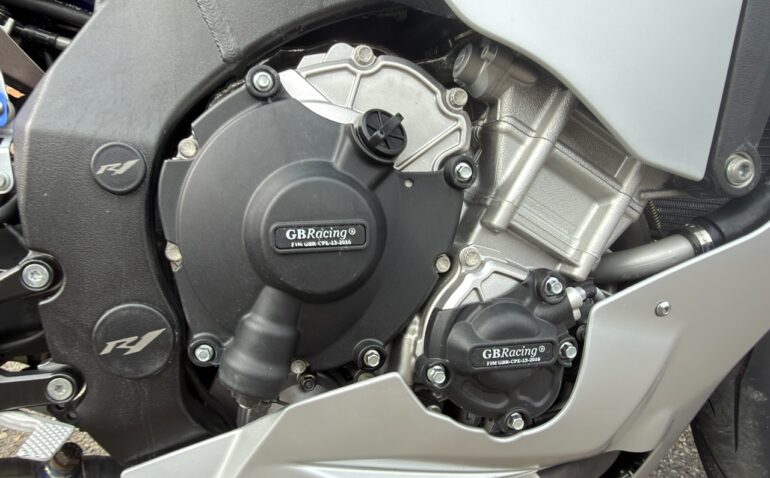  Yamaha R1 Petrol  2015 Automata m-14 auto-dan.ro