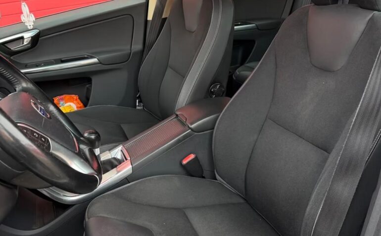 Volvo Xc60 Diesel 2.0 2011 Manuala m-10 auto-dan.ro