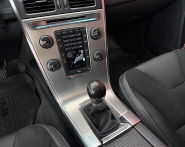 Volvo Xc60 Diesel 2.0 2011 Manuala 9 auto-dan.ro