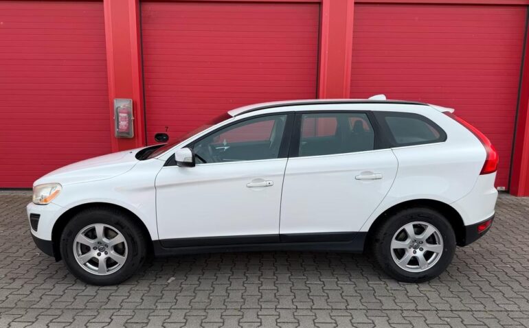 Volvo Xc60 Diesel 2.0 2011 Manuala m-5 auto-dan.ro