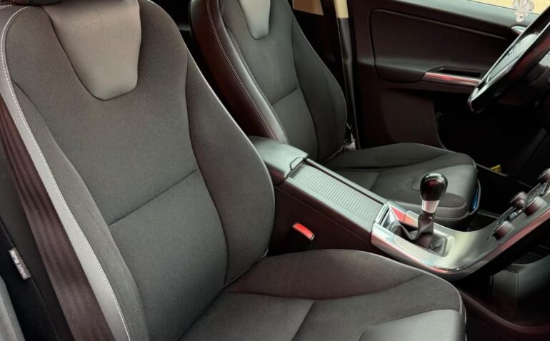 Volvo Xc60 Diesel 2.0 2011 Manuala m-12 auto-dan.ro