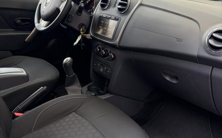 Dacia Logan Benzina 0..009 2014 Manuala m-10 auto-dan.ro