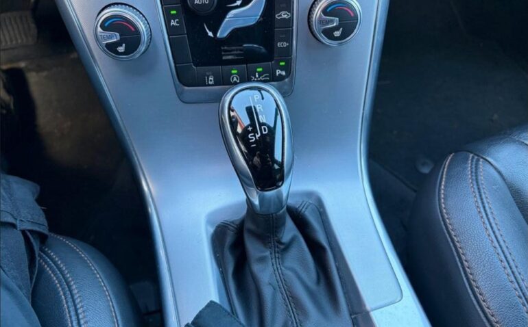 Volvo Xc60 Diesel 2.0 2017 Automata m-16 auto-dan.ro